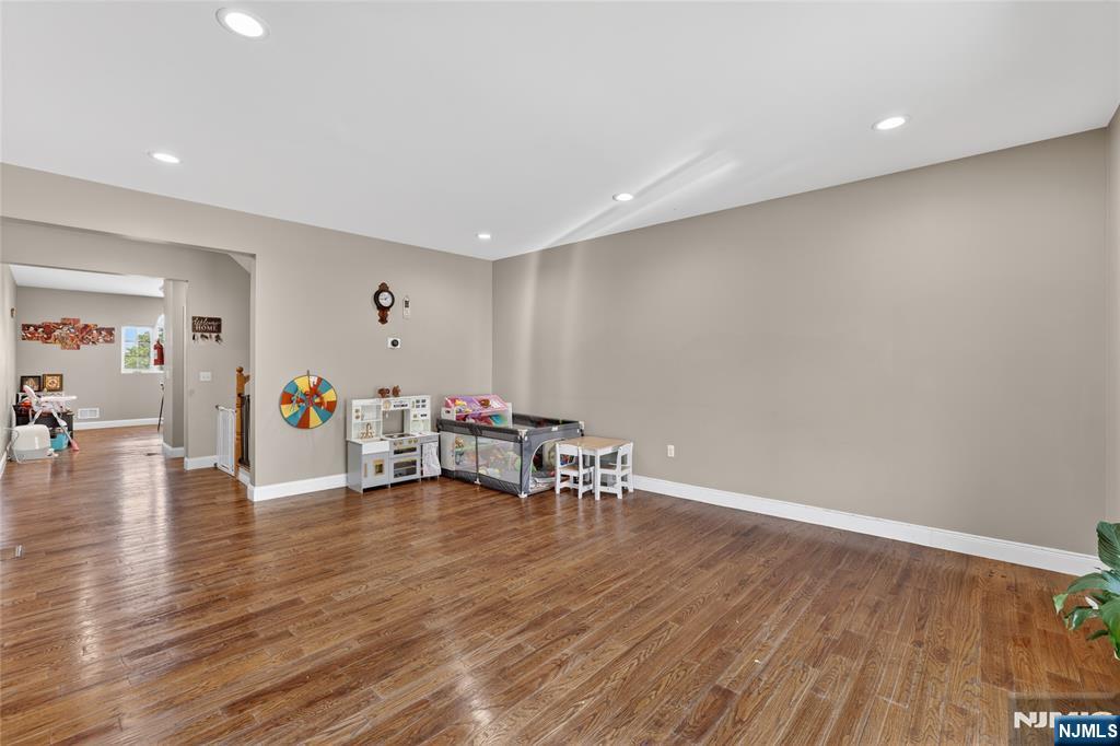 524 Harrison Avenue 3 - Photo 4