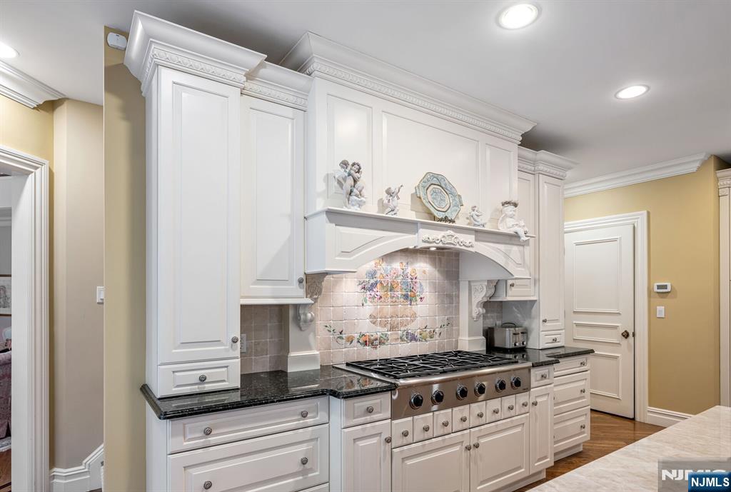 68 Brams Hill Drive, Mahwah, NJ 07430 Listing Photo  11