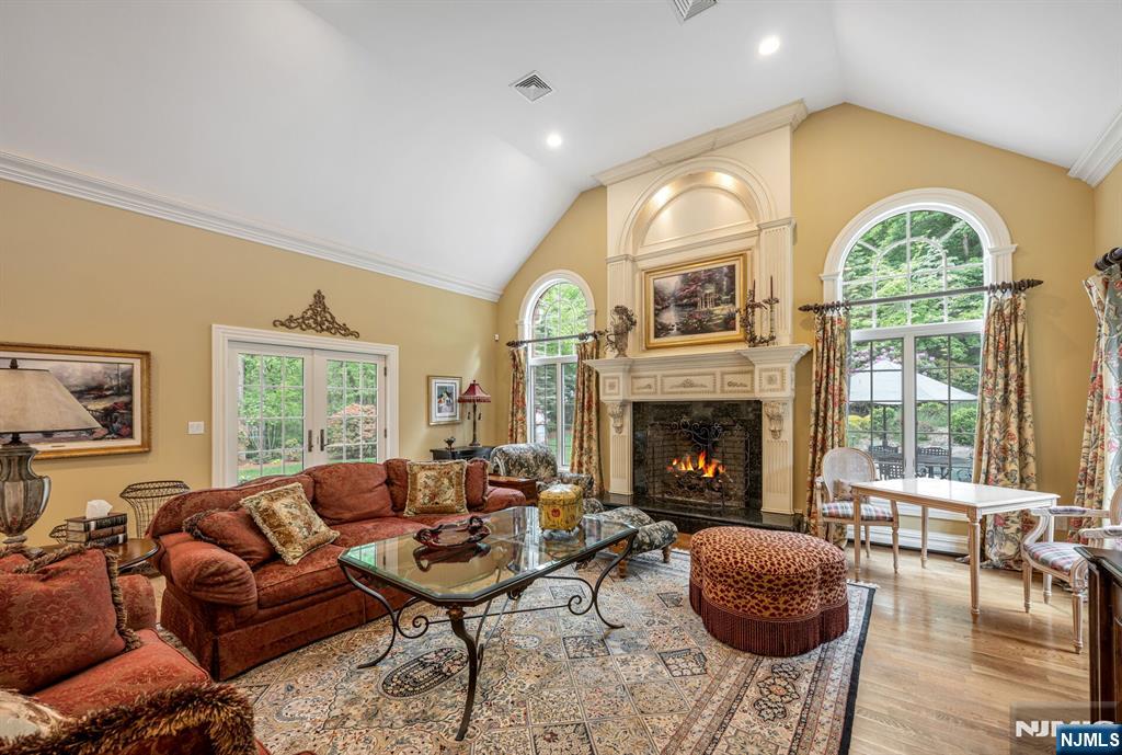 68 Brams Hill Drive, Mahwah, NJ 07430 Listing Photo  15