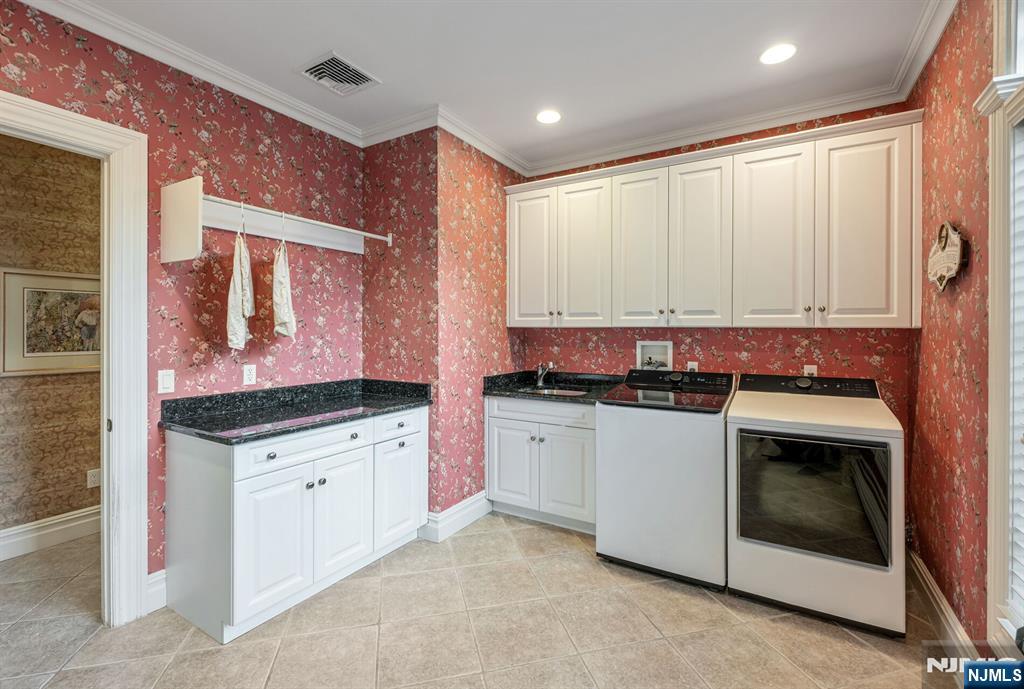 68 Brams Hill Drive, Mahwah, NJ 07430 Listing Photo  29