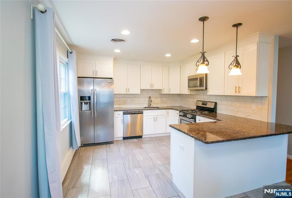 101 Larch Avenue - Photo 3
