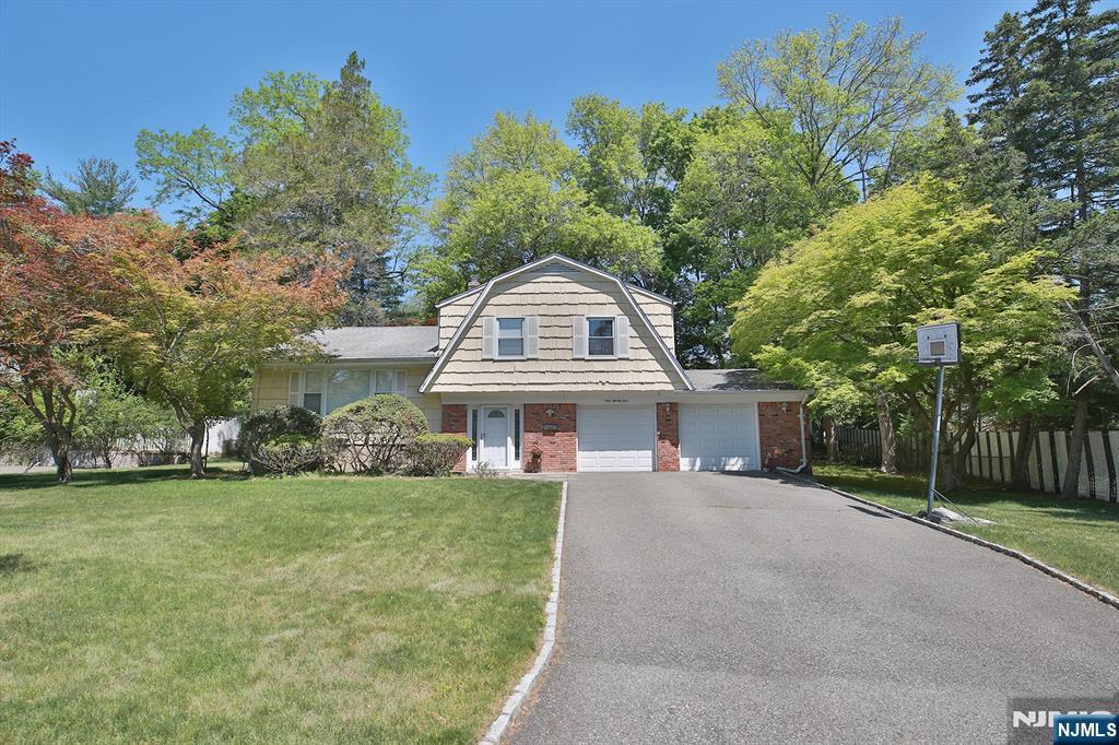 124 Lenox Avenue - Photo 2
