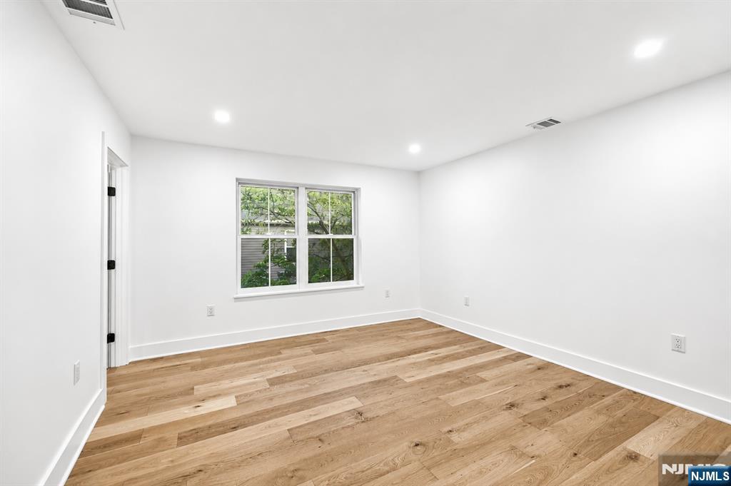 44 Cedar Street — photo 32