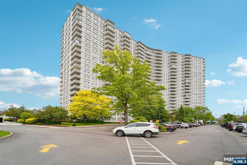 2000 Linwood Ave #4P, Fort Lee, NJ 07024