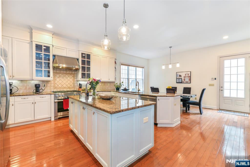 3 Christopher Court — photo 12