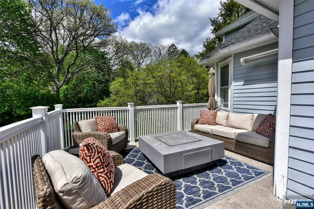 OMG, PRIVATE RETREAT WITH HEAT & FIRE PIT