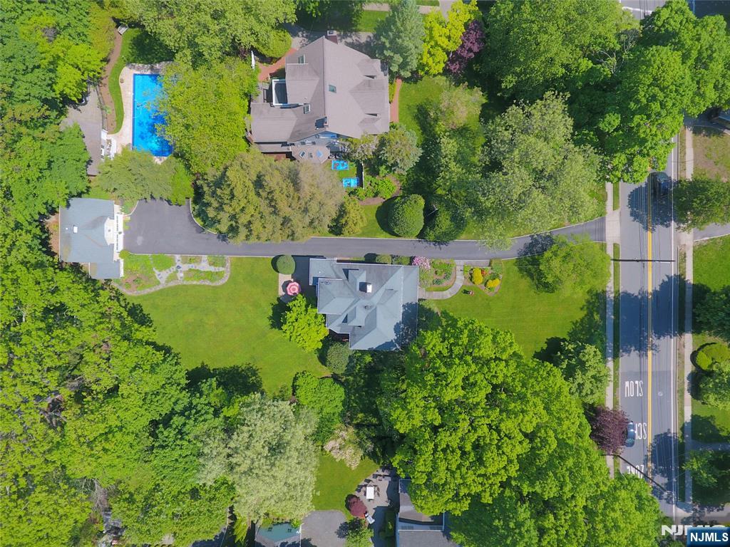 208 Lincoln Avenue - Photo 4
