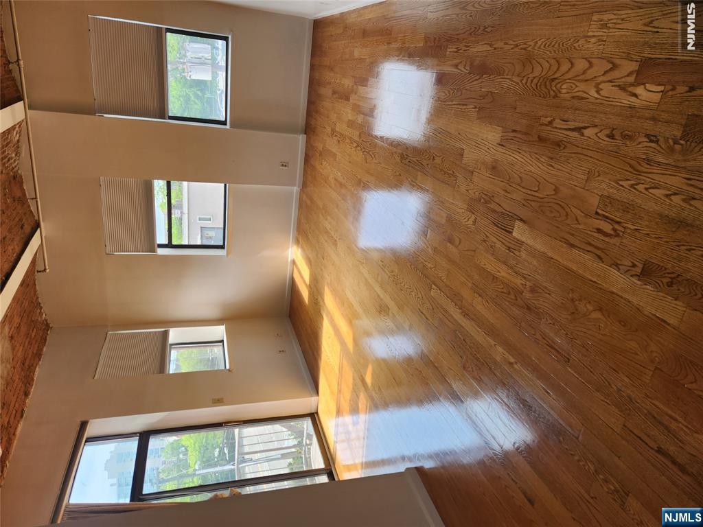 840 River - Photo 2