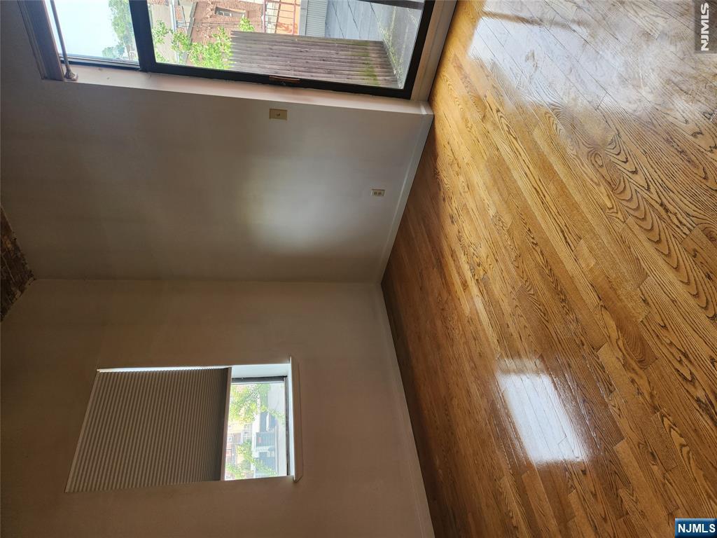 840 River - Photo 5
