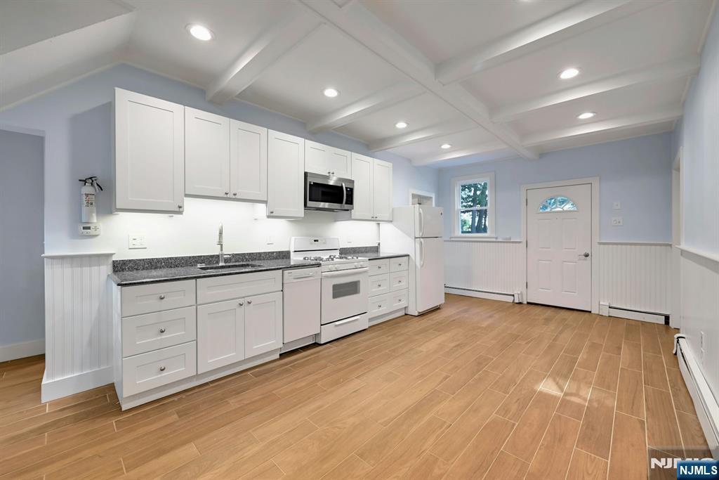 288 Van Dien Avenue D - Photo 3