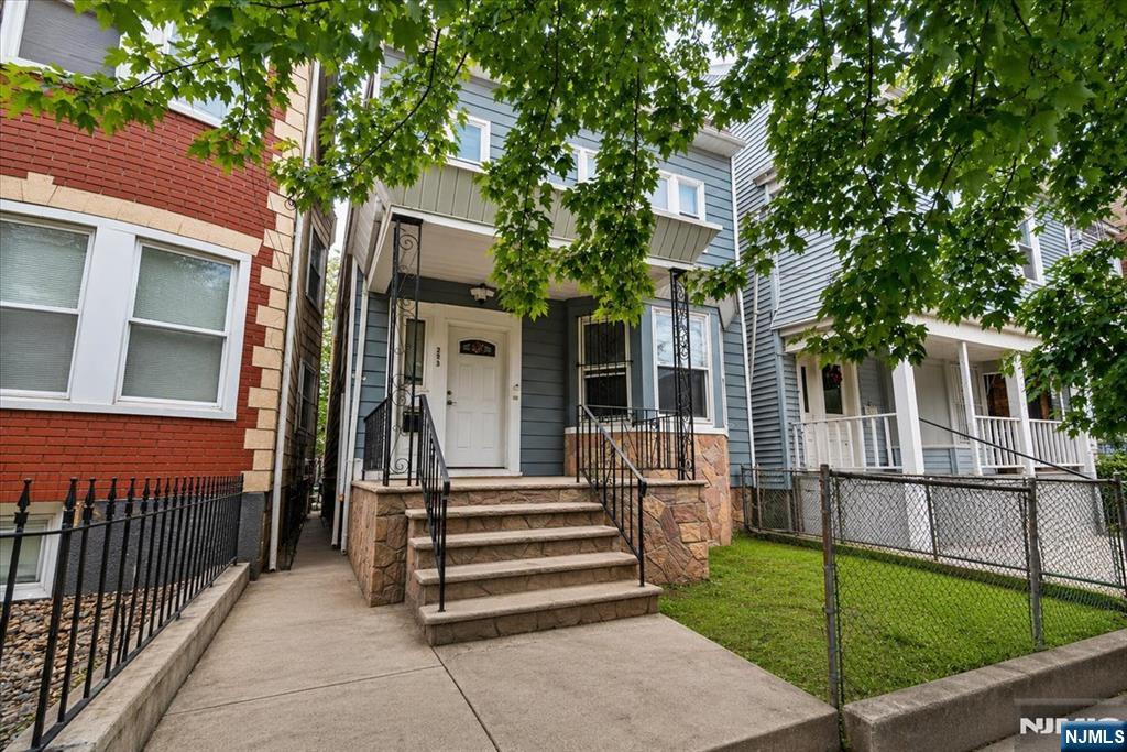 293 Clifton Avenue - Photo 3
