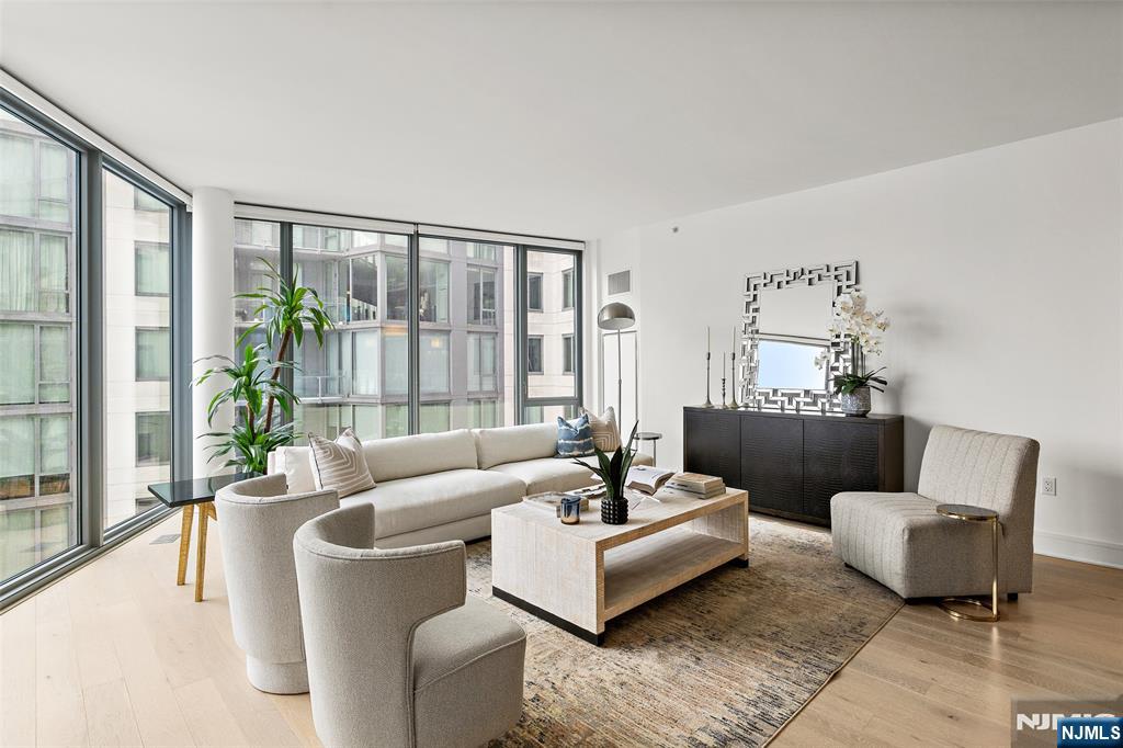 9 Ave At Port Imperial, #0911, West New York, NJ 07093 Listing Photo  8