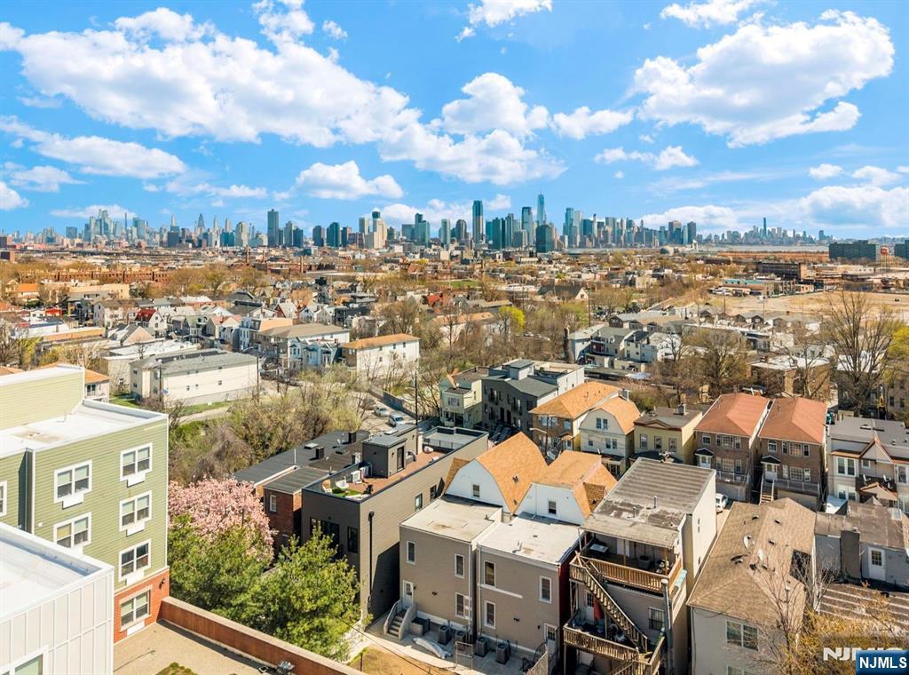 Homes for sale in Jersey City, NJ | 1135 Oak Street, Jersey City, NJ 07304 | Houzeo
