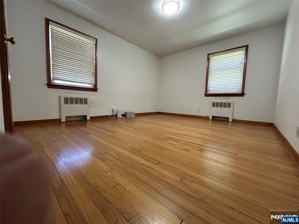 35 Edsall Avenue 1st fl - Photo 3