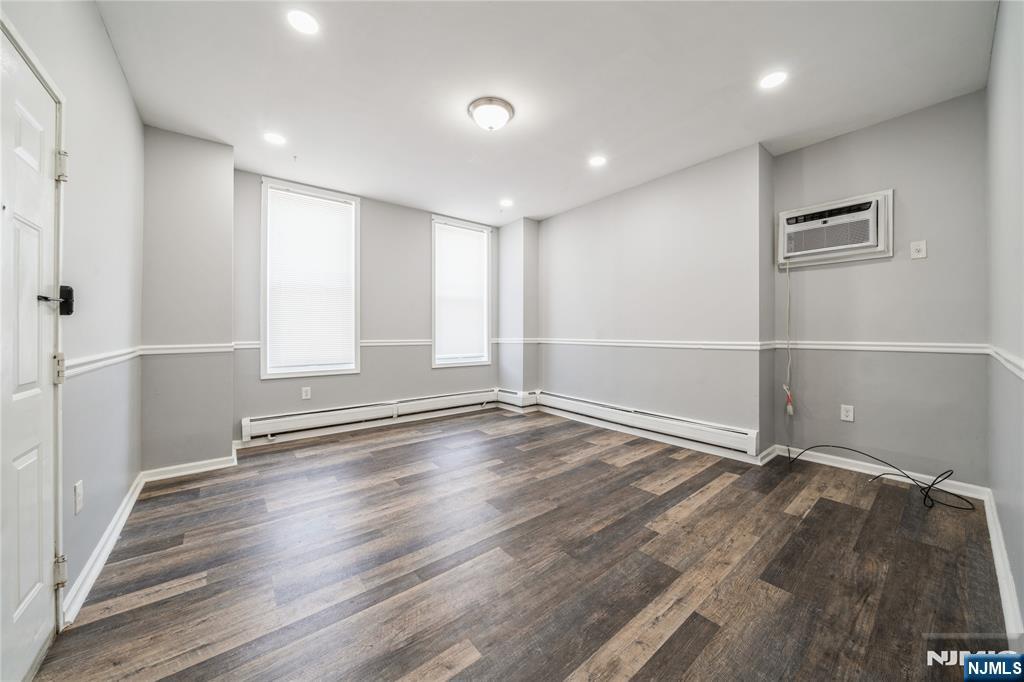 309 14th Street - Photo 2