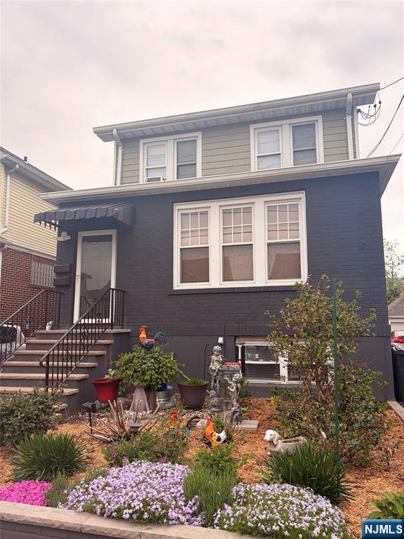32 Hamilton Avenue - Photo 1