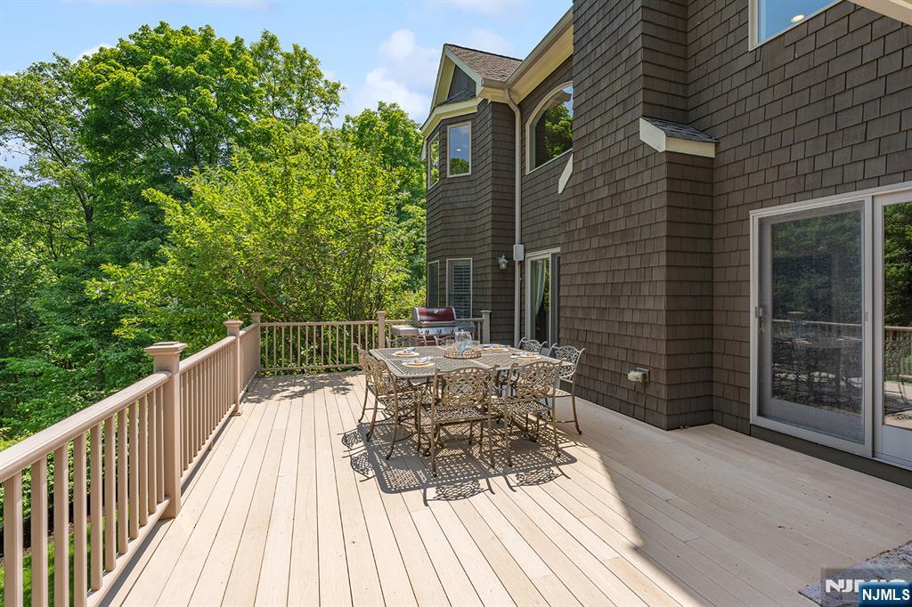 56 Pheasant Run, Kinnelon Borough, NJ 07405 Listing Photo  11