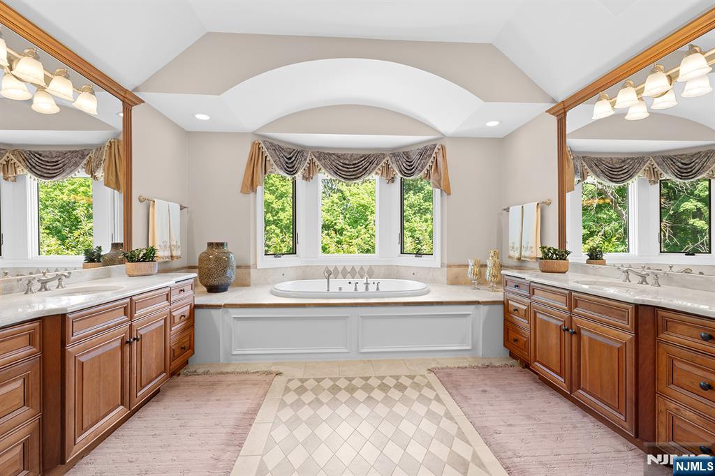 56 Pheasant Run, Kinnelon Borough, NJ 07405 Listing Photo  27