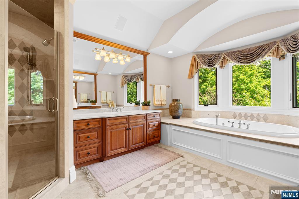 56 Pheasant Run, Kinnelon Borough, NJ 07405 Listing Photo  28