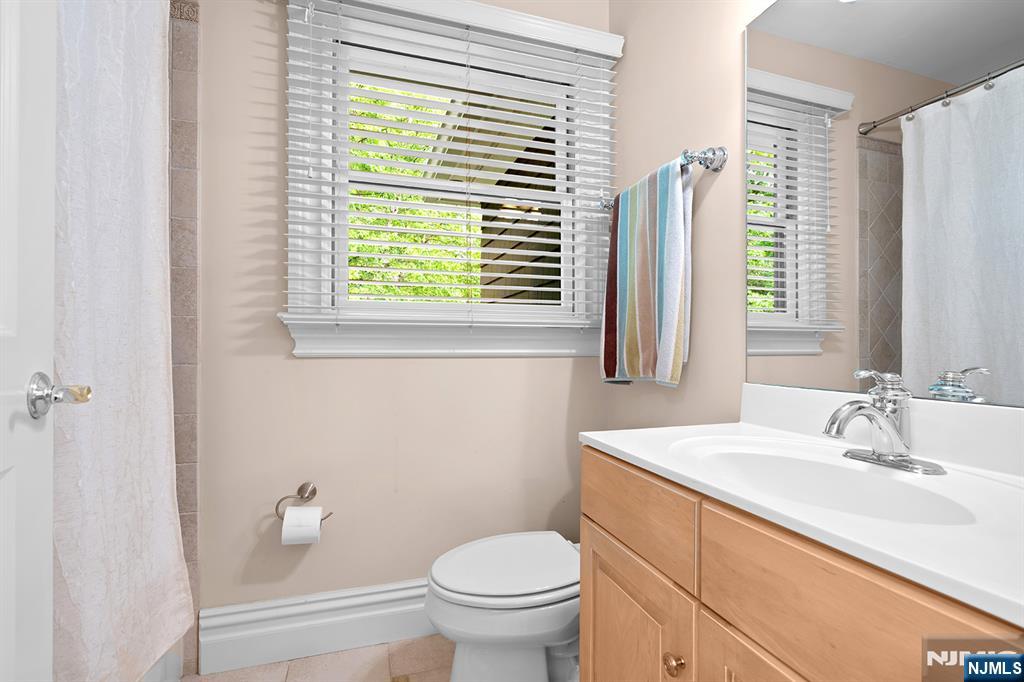 56 Pheasant Run, Kinnelon Borough, NJ 07405 Listing Photo  38