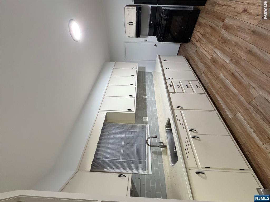 568 Lafayette Avenue 1st floor - Photo 3