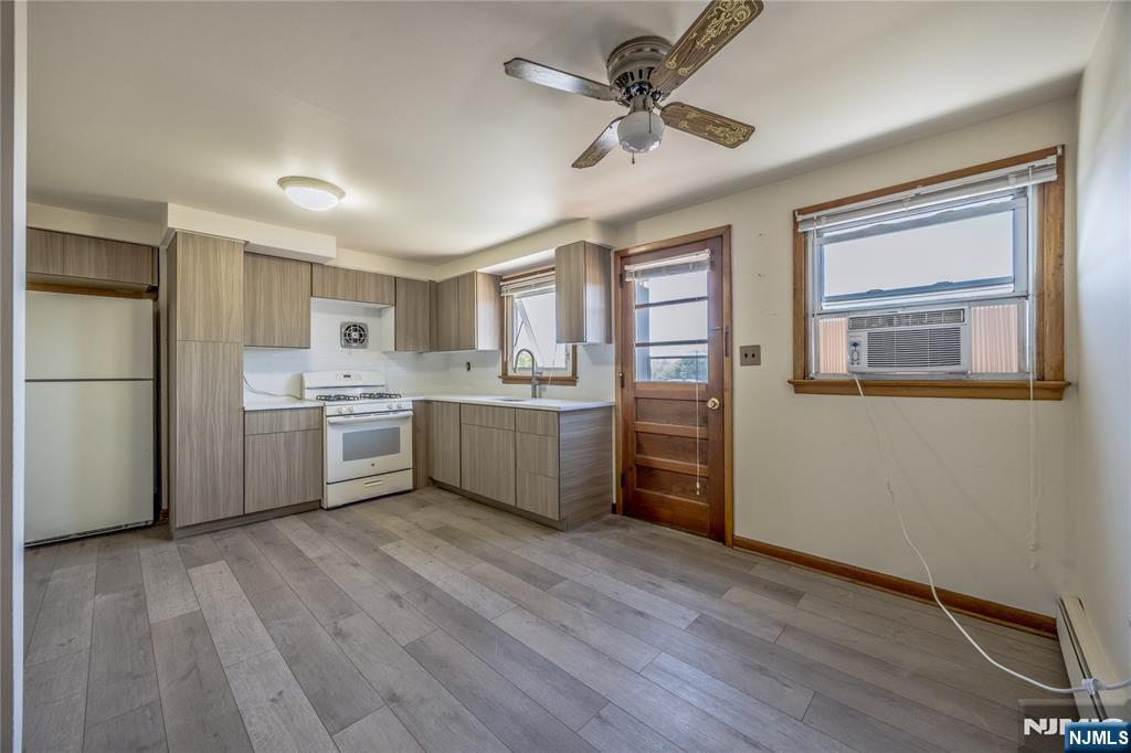 88 Maple Avenue - Photo 2