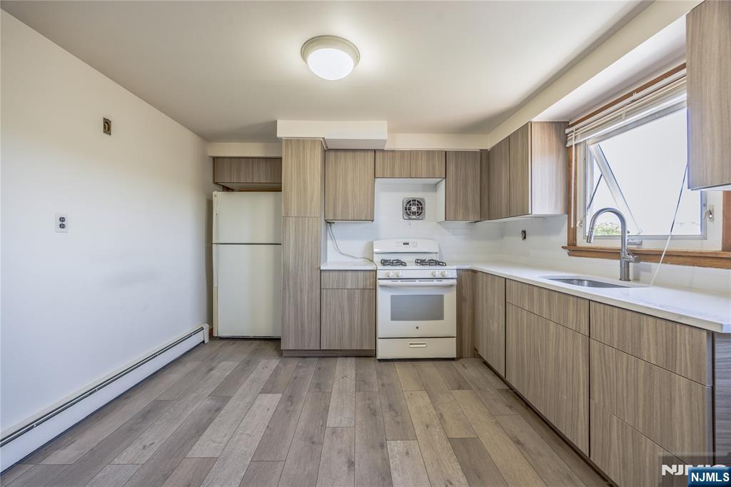 88 Maple Avenue - Photo 3