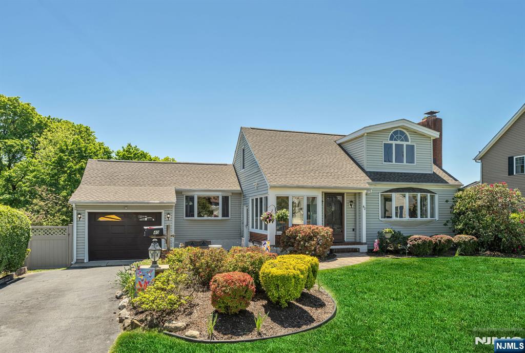 Homes for sale in North Haledon, NJ | 40 Walray Ave, North Haledon, NJ 07508 | MLS# 26017507