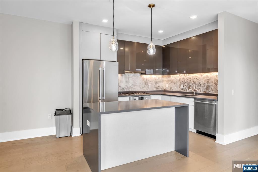 7101 River Road 210A - Photo 3