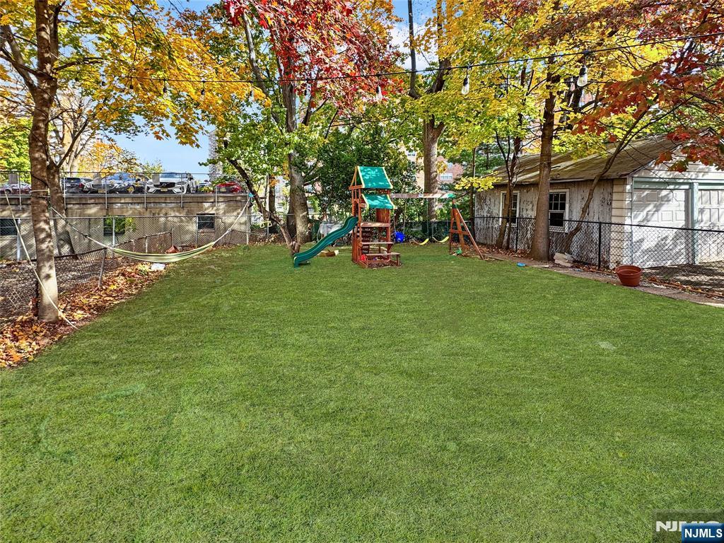 314 Atlantic Street - Photo 3