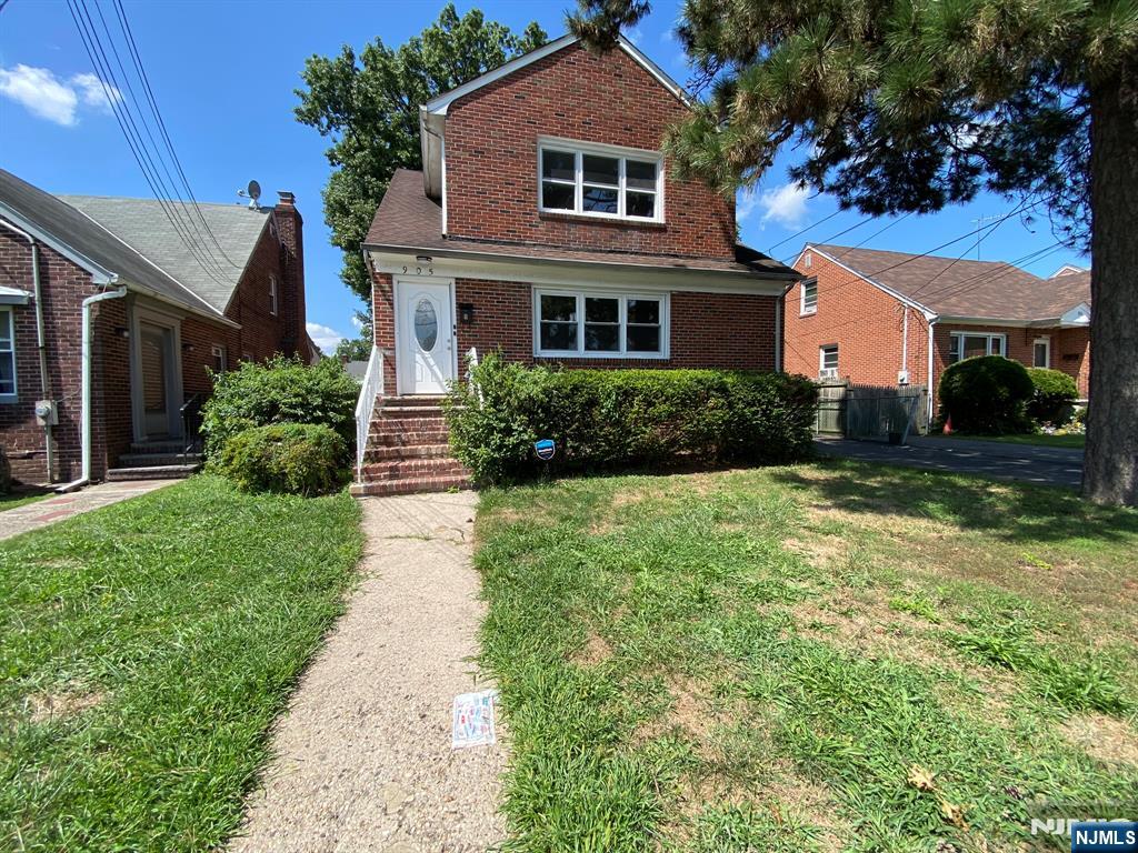 905 Sanford Avenue 2 - Photo 1