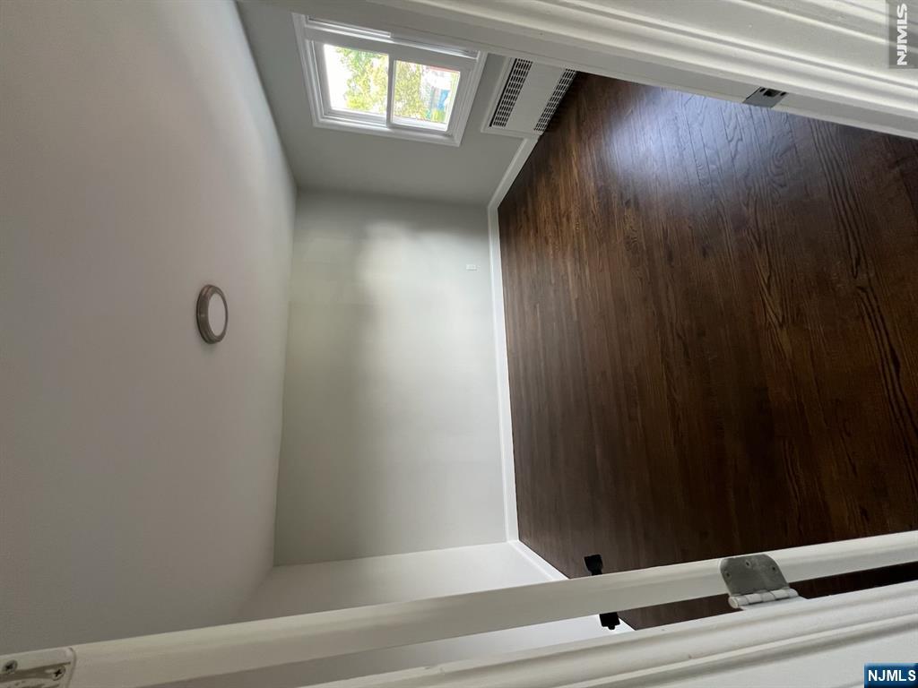 905 Sanford Avenue 2 - Photo 2
