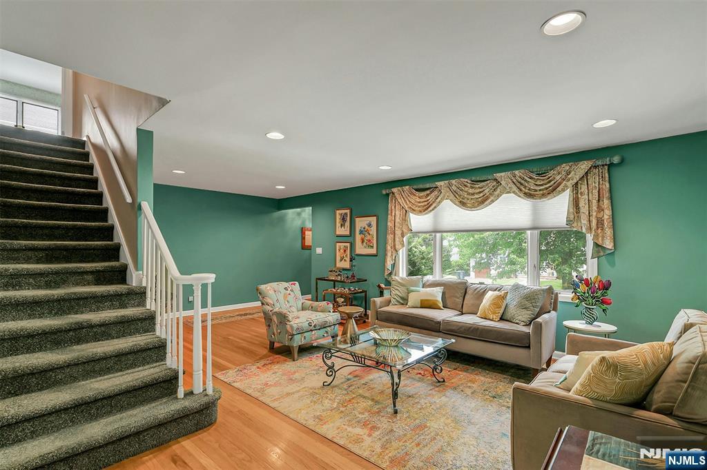 616 Rutland Avenue — photo 4