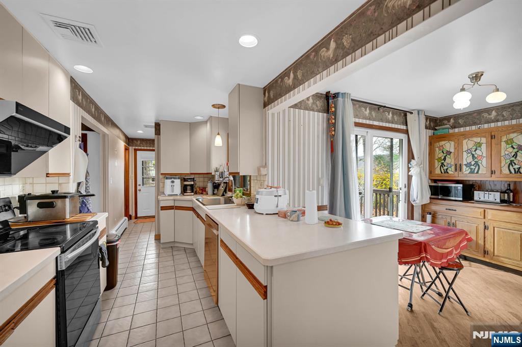699 Shore Road, West Milford, NJ 07421 Listing Photo  17