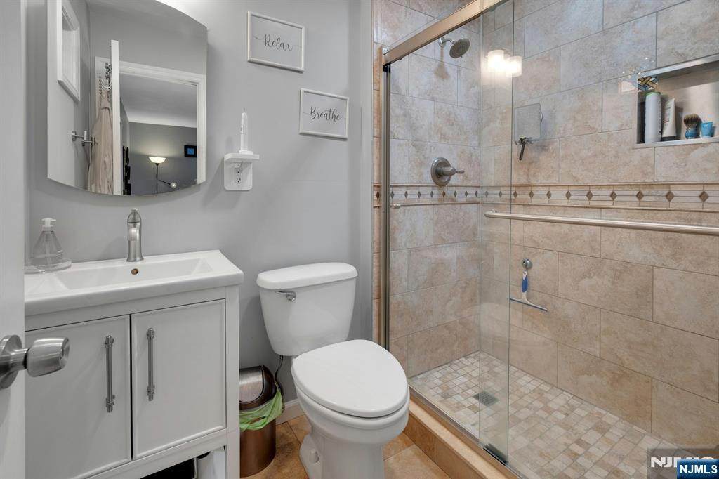 10 Ronald Terrace — photo 17
