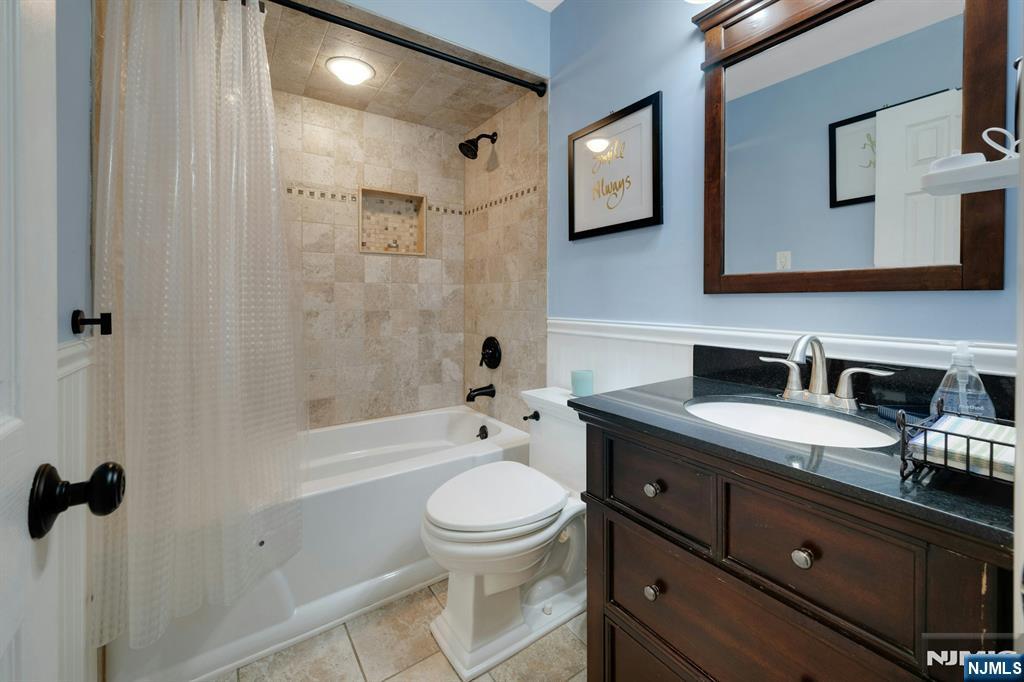 10 Ronald Terrace — photo 20