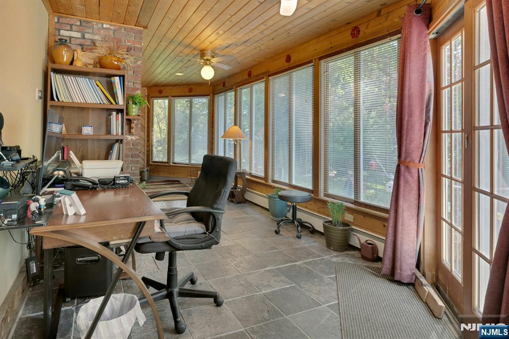 10 Ronald Terrace — photo 26