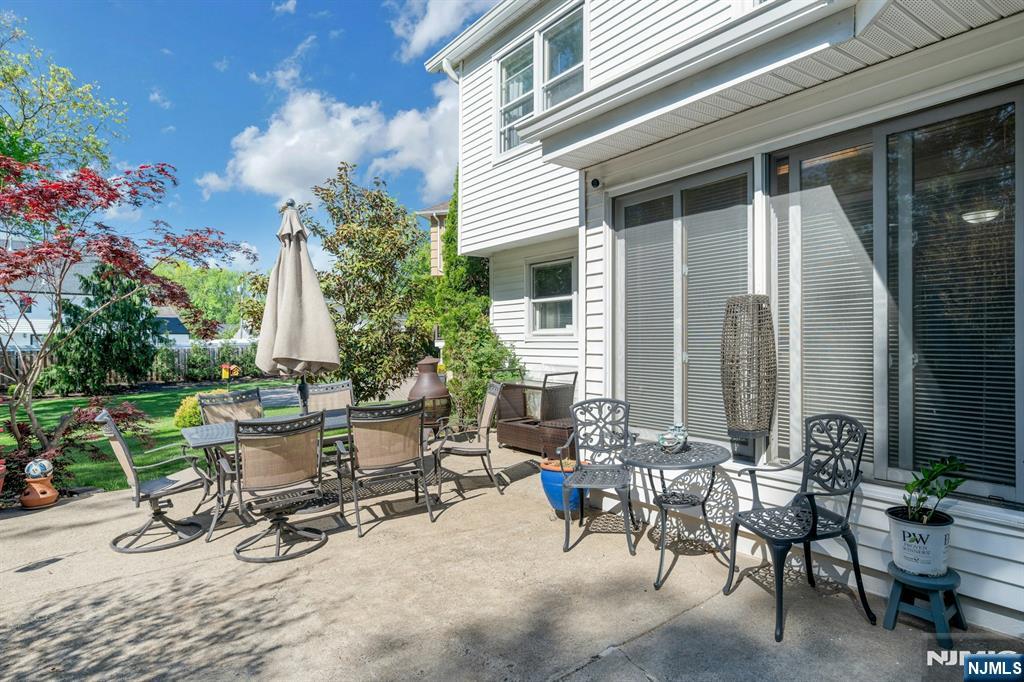 10 Ronald Terrace — photo 32