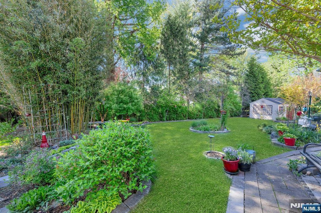 10 Ronald Terrace — photo 33