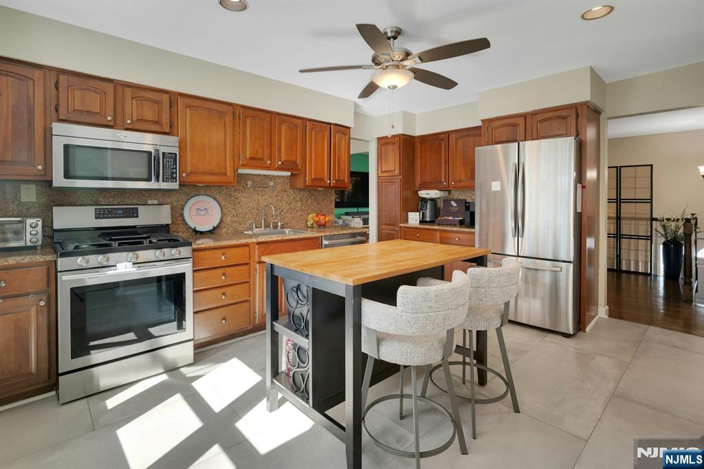 10 Ronald Terrace — photo 10