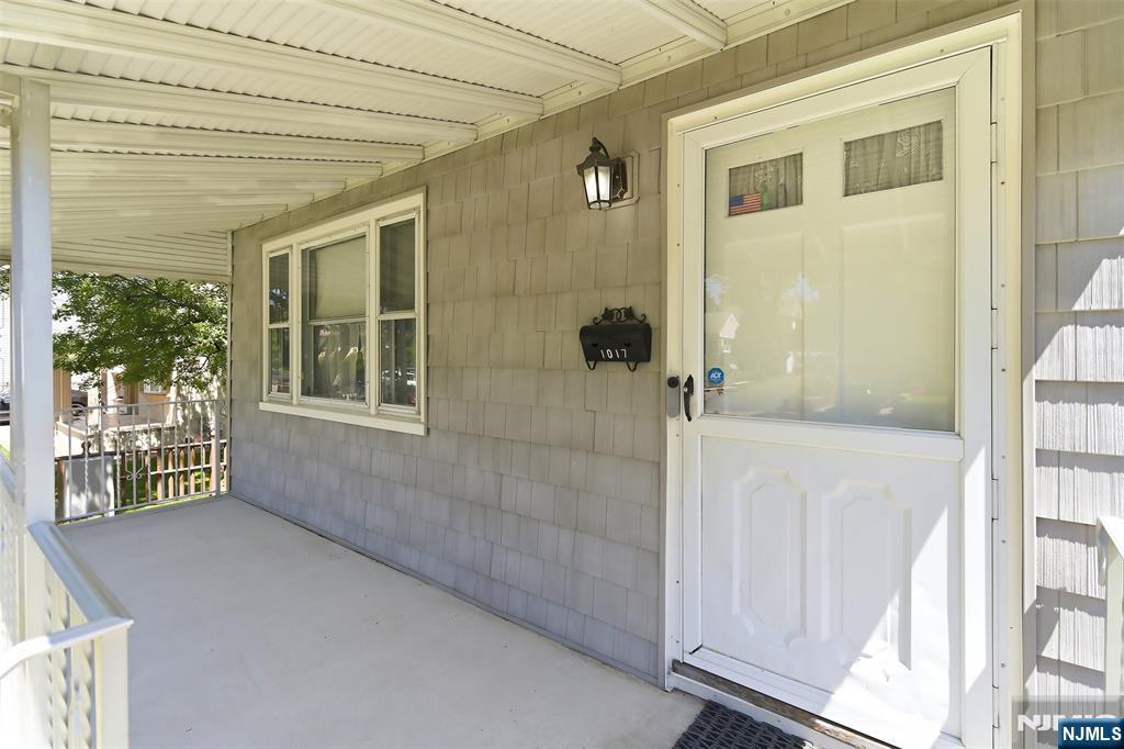 1017 E 27th Street - Photo 4