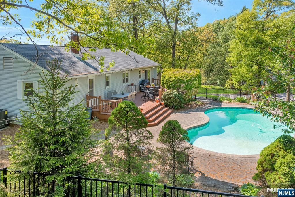 9 Ryerson Ave, Oakland, NJ 07436