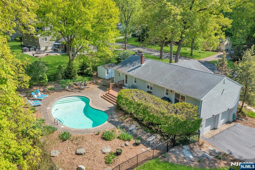 9 Ryerson Ave, Oakland, NJ 07436