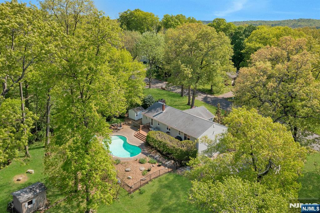 9 Ryerson Ave, Oakland, NJ 07436