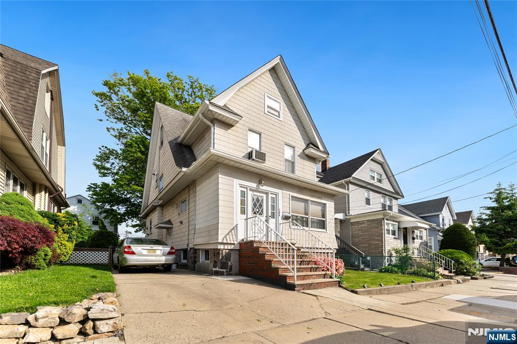 <p>Listings That Reflect Our Standards</p>