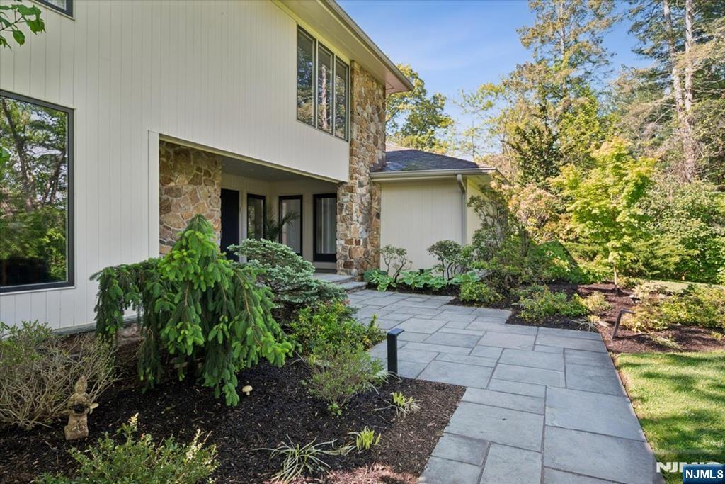39 Eagle Nest Road