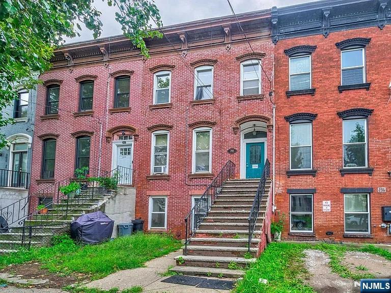 298 Princeton Avenue - Photo 1