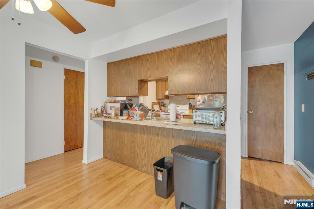 1 bedroom apartment w/ laundry