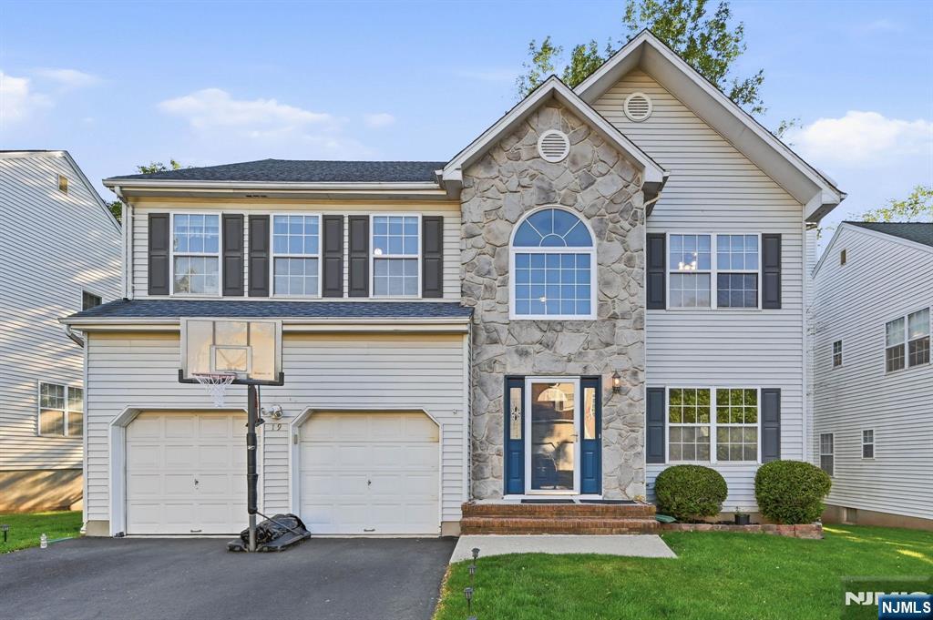 19 Colmart Way, Bridgewater NJ — listing photo