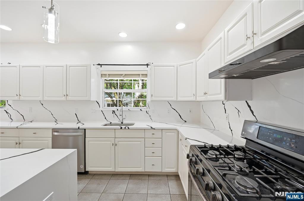 19 Colmart Way — photo 11